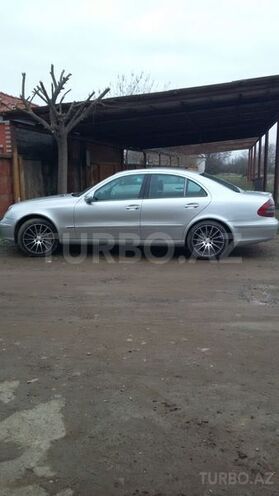 Mercedes E 220 2003, 356,000 km - 2.2 л - Biləsuvar