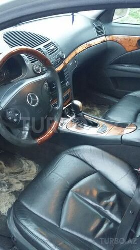 Mercedes E 220 2003, 356,000 km - 2.2 л - Biləsuvar