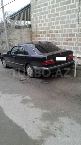 Mercedes E 220 2000, 250,214 km - 2.2 л - Bakı