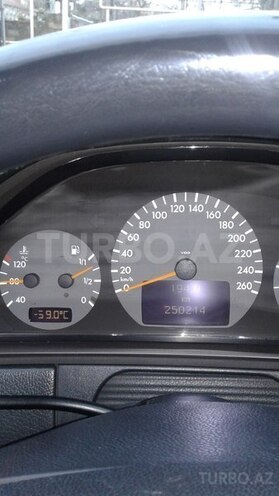 Mercedes E 220 2000, 250,214 km - 2.2 л - Bakı
