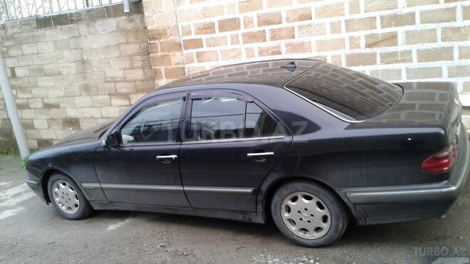 Mercedes E 220 2000, 250,214 km - 2.2 л - Bakı