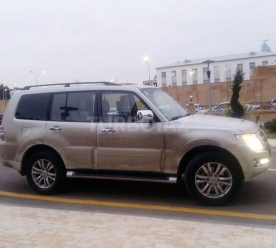 Mitsubishi Pajero 2016, 56,500 km - 3.8 l - Bakı
