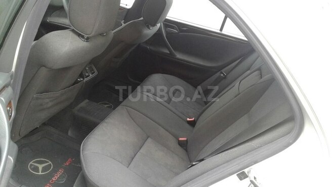 Mercedes E 260 2000, 412,000 km - 0.3 l - Naftalan