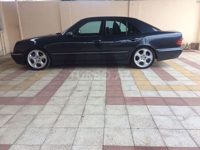 Mercedes E 320 2000, 255,000 km - 3.2 l - Bakı
