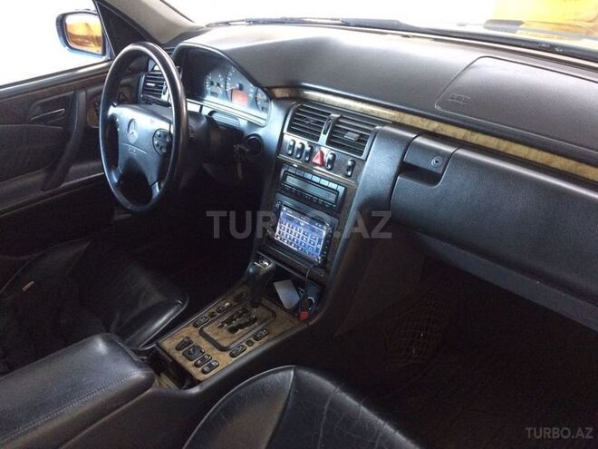 Mercedes E 320 2000, 255,000 km - 3.2 l - Bakı