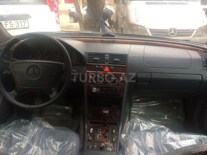 Mercedes C 220 1998, 302,000 km - 2.2 l - Bakı