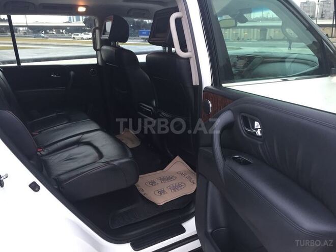 Nissan Patrol 2012, 172,000 km - 5.6 l - Bakı