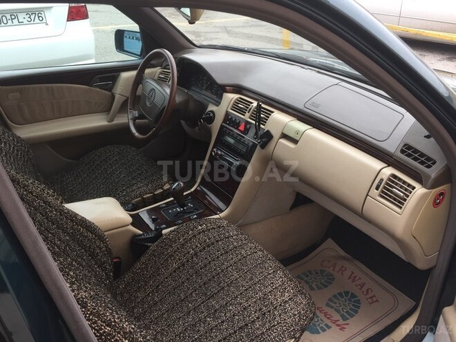 Mercedes E 280 1996, 276,554 km - 2.8 л - Bakı