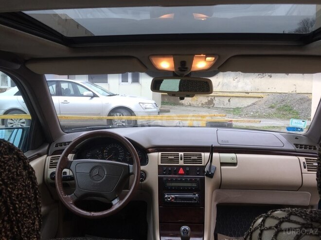 Mercedes E 280 1996, 276,554 km - 2.8 л - Bakı