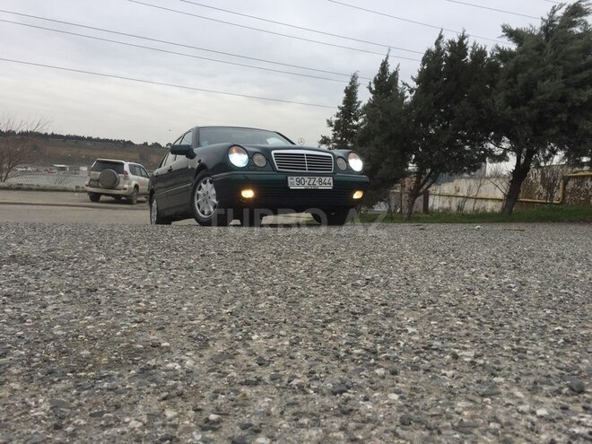 Mercedes E 280 1996, 276,554 km - 2.8 л - Bakı