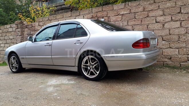 Mercedes E 240 2000, 310,000 km - 2.6 l - Bakı