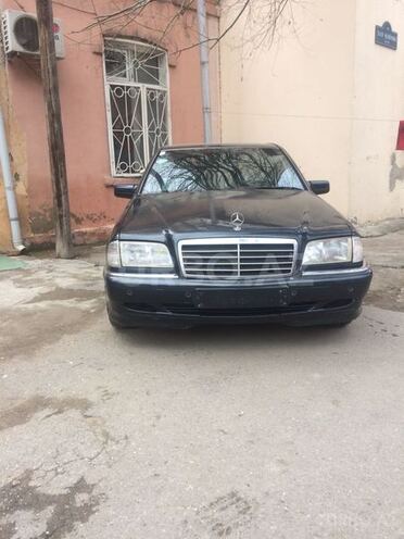 Mercedes C 220 1998, 303,000 km - 2.2 л - Bakı