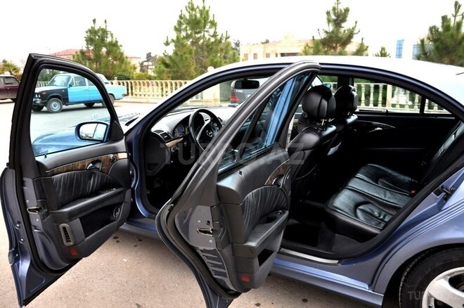 Mercedes E 220 2005, 320,000 km - 2.2 l - Saatlı
