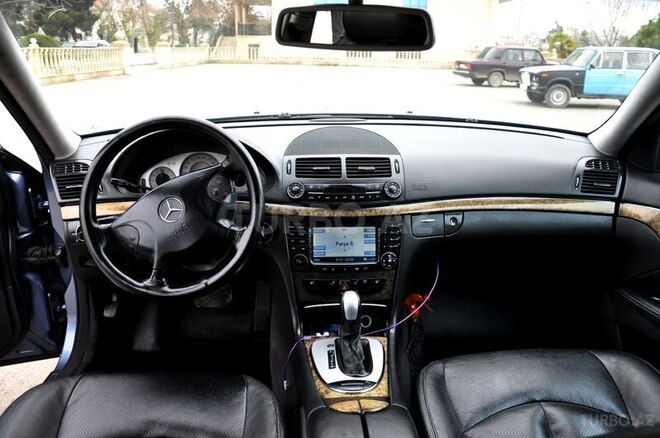 Mercedes E 220 2005, 320,000 km - 2.2 l - Saatlı