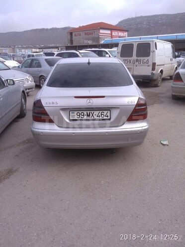 Mercedes E 220 2002, 266,000 km - 2.2 l - Bakı