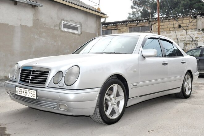 Mercedes E 240 1999, 306,000 km - 2.4 л - Bakı