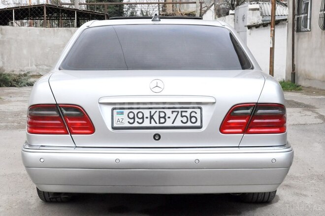 Mercedes E 240 1999, 306,000 km - 2.4 л - Bakı