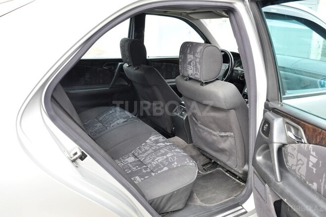 Mercedes E 240 1999, 306,000 km - 2.4 л - Bakı