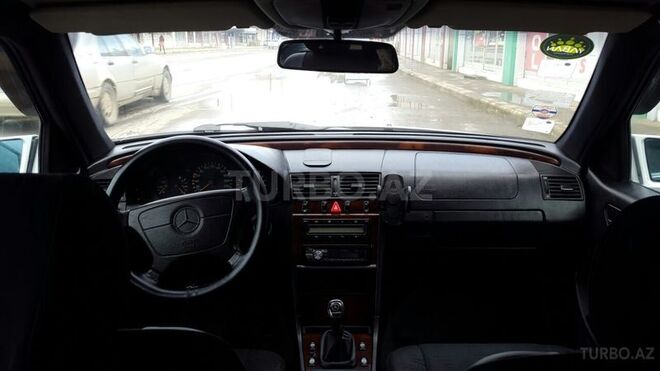 Mercedes C 180 1998, 264,000 km - 1.8 л - Astara