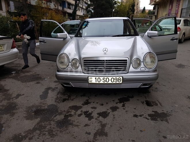Mercedes E 230 1997, 265,000 km - 2.3 л - Bakı