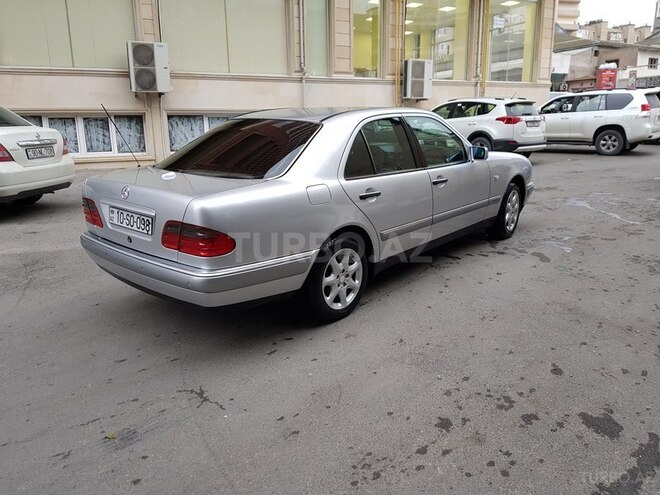 Mercedes E 230 1997, 265,000 km - 2.3 л - Bakı
