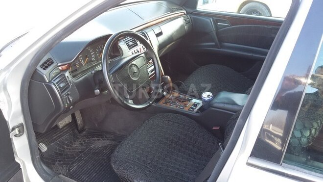 Mercedes E 220 1998, 357,000 km - 2.2 l - Mingəçevir