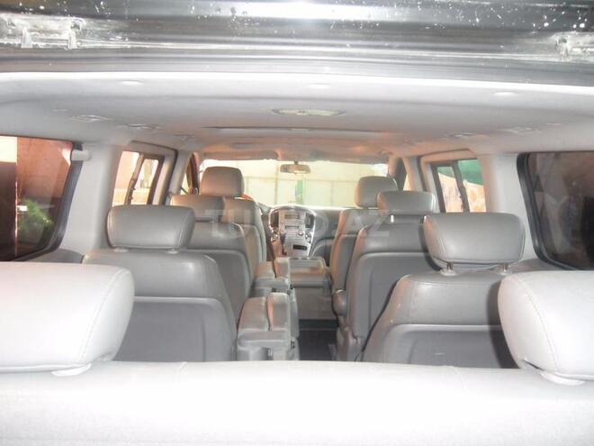 Hyundai H-1 2009, 300,000 km - 2.5 l - Bakı