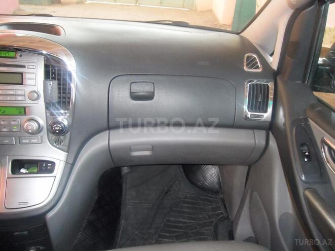 Hyundai H-1 2009, 300,000 km - 2.5 l - Bakı