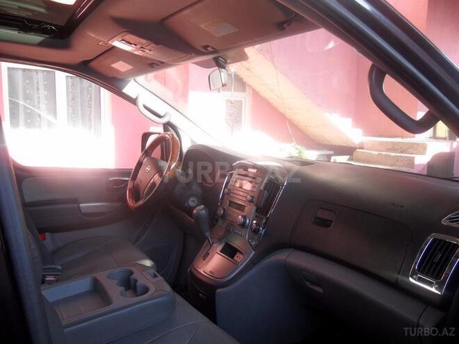 Hyundai H-1 2009, 300,000 km - 2.5 l - Bakı