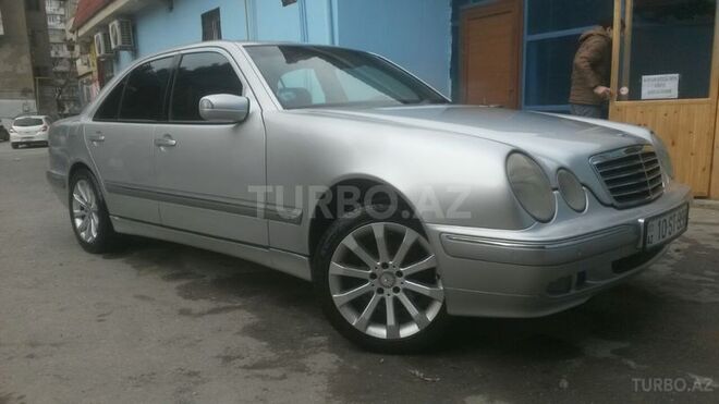 Mercedes E 240 2001, 245,000 km - 2.4 l - Bakı