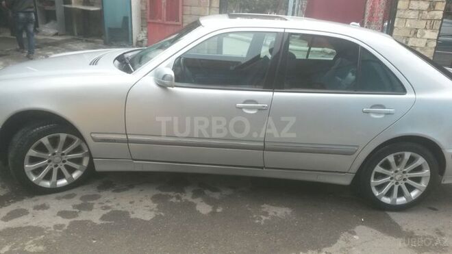 Mercedes E 240 2001, 245,000 km - 2.4 l - Bakı