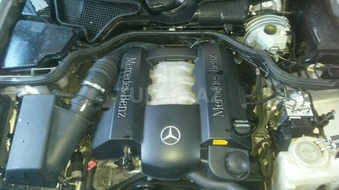 Mercedes E 240 2001, 245,000 km - 2.4 l - Bakı