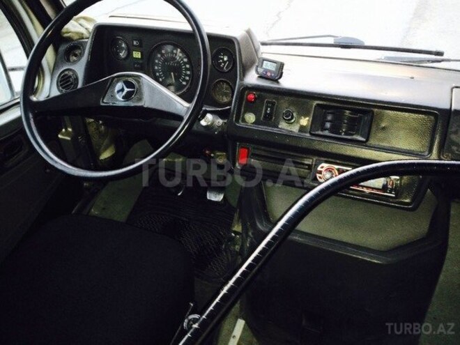 Mercedes 208 D 1992, 235,000 km - 2.3 l - Şəki