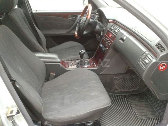 Mercedes E 220 2000, 825,000 km - 2.2 l - Bakı
