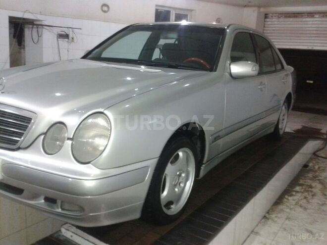 Mercedes E 220 2000, 825,000 km - 2.2 l - Bakı