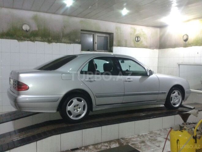 Mercedes E 220 2000, 825,000 km - 2.2 l - Bakı