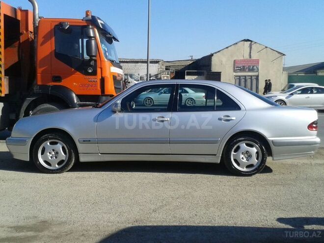 Mercedes E 220 2000, 825,000 km - 2.2 l - Bakı