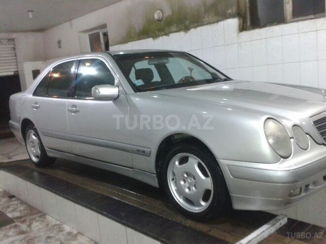 Mercedes E 220 2000, 825,000 km - 2.2 l - Bakı
