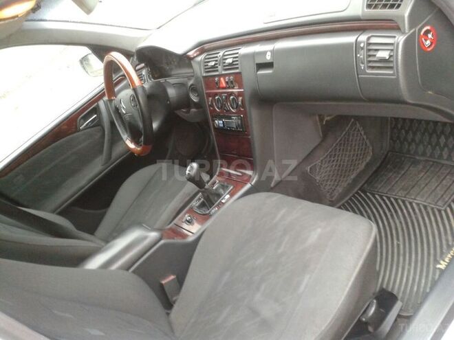 Mercedes E 220 2000, 825,000 km - 2.2 l - Bakı