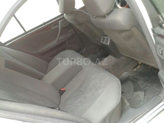 Mercedes E 220 2000, 825,000 km - 2.2 l - Bakı