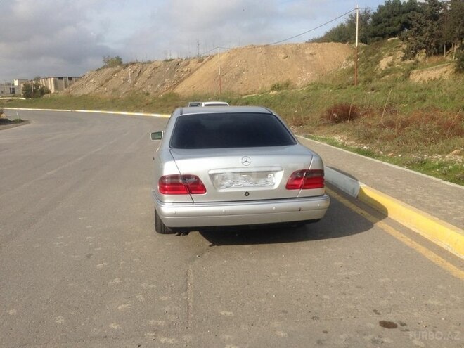 Mercedes E 280 1998, 233,350 km - 2.8 l - Bakı
