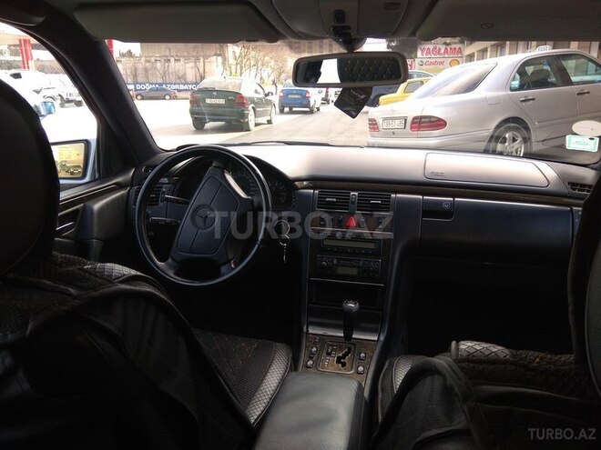 Mercedes E 280 1998, 233,350 km - 2.8 l - Bakı