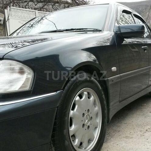 Mercedes C 240 1999, 125,000 km - 2.4 л - Qax