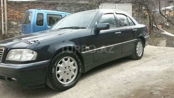 Mercedes C 240 1999, 125,000 km - 2.4 л - Qax