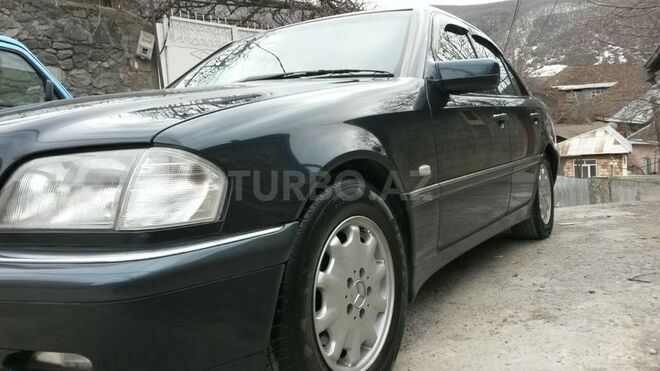 Mercedes C 240 1999, 125,000 km - 2.4 л - Qax
