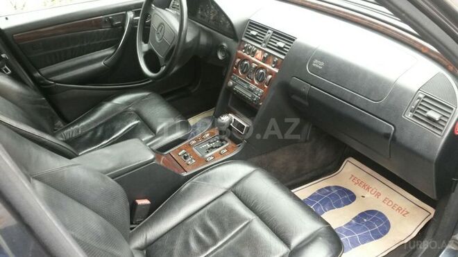 Mercedes C 240 1999, 125,000 km - 2.4 л - Qax
