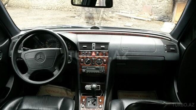 Mercedes C 240 1999, 125,000 km - 2.4 л - Qax