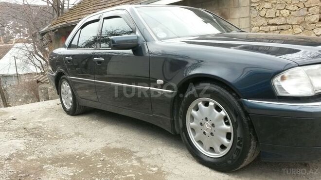 Mercedes C 240 1999, 125,000 km - 2.4 л - Qax