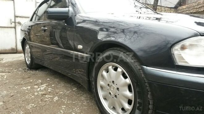 Mercedes C 240 1999, 125,000 km - 2.4 л - Qax