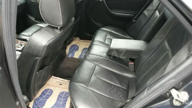 Mercedes C 240 1999, 125,000 km - 2.4 л - Qax